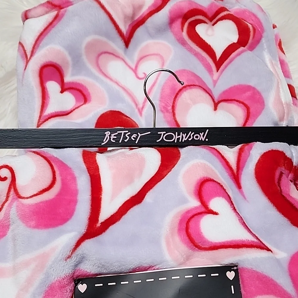 Betsey Johnson Pink & Red Heart Blanket Ultra Soft Plush Throw Valentines Day